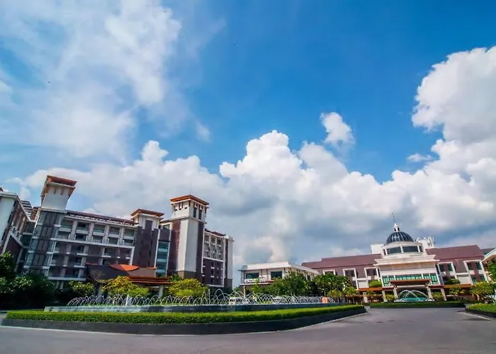 Summit Windmill Golf At Suvarnabhumi 5*
